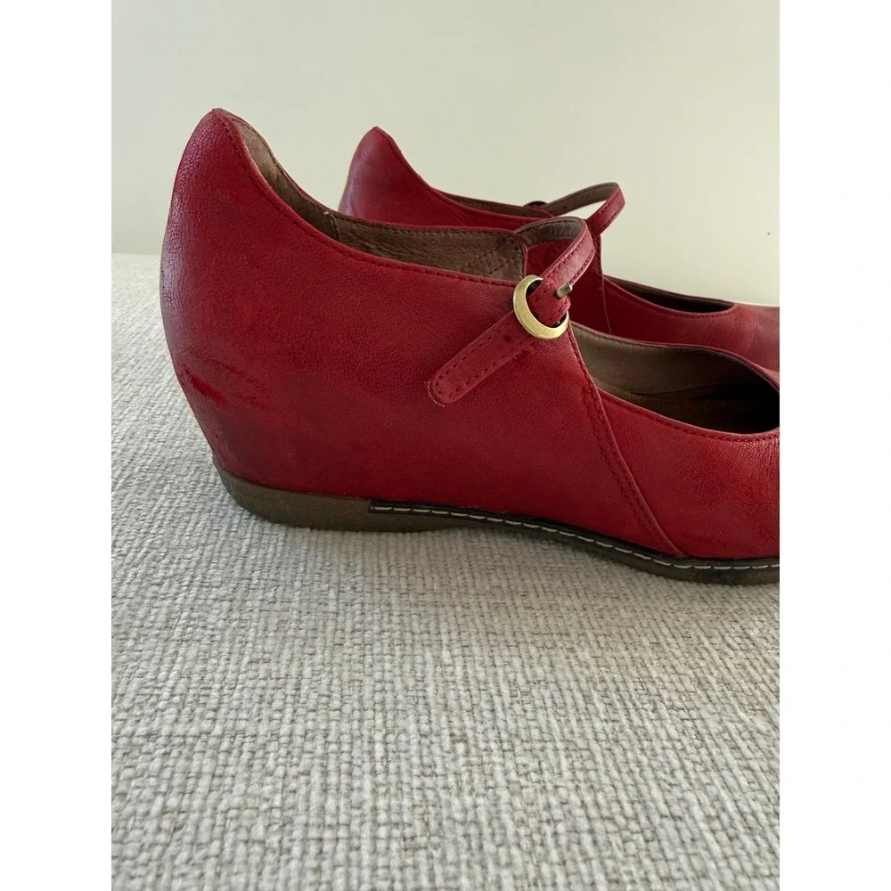 Dansko Red Loralie Nubuck Leather Mary Jane Wedge Womens 39 US 9 Buckle Comfort